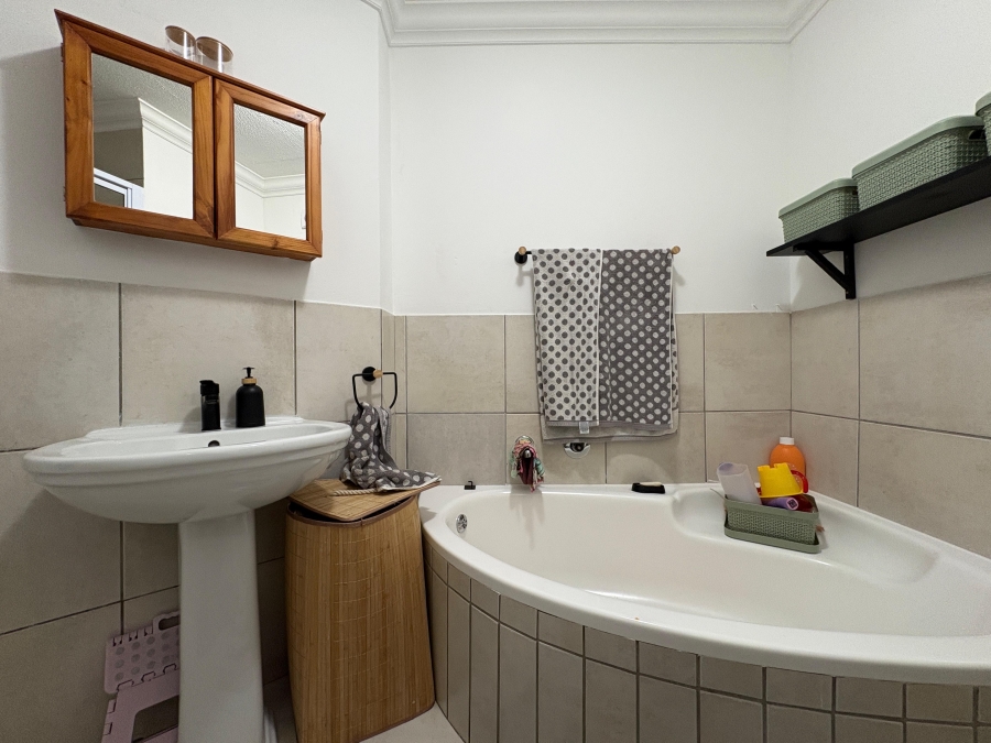 2 Bedroom Property for Sale in Tyger Valley Western Cape